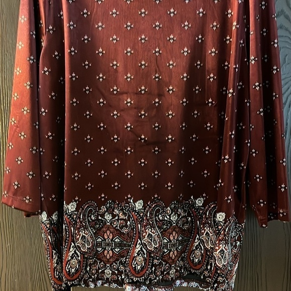 Croft & Barrow cranberry velvet , 3/4 sleeved top. Size Large - Picture 8 of 10